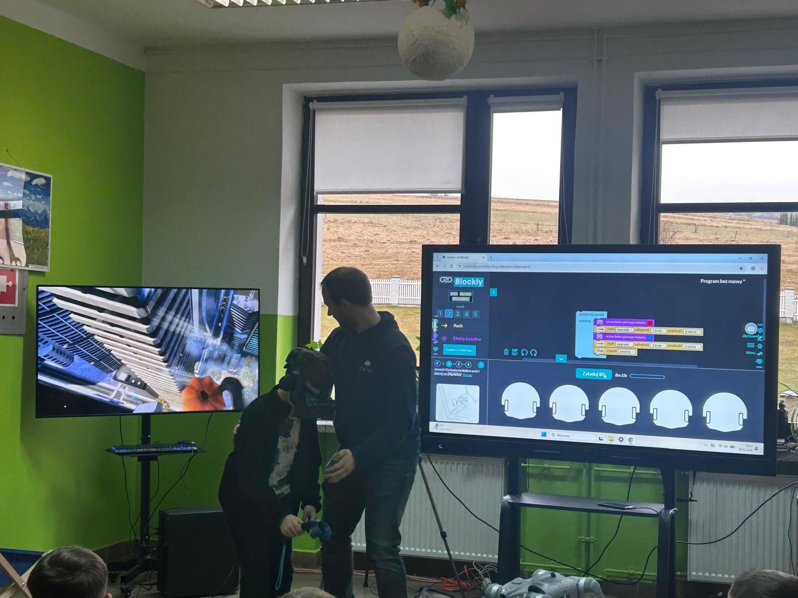 Nowoczesne technologie - interaktywne zajęcia w ramach "Partnerskiej Szkoły" z przedstawicielami Wyższej Szkoły Biznesu – National Louis University z siedzibą w Nowym Sączu